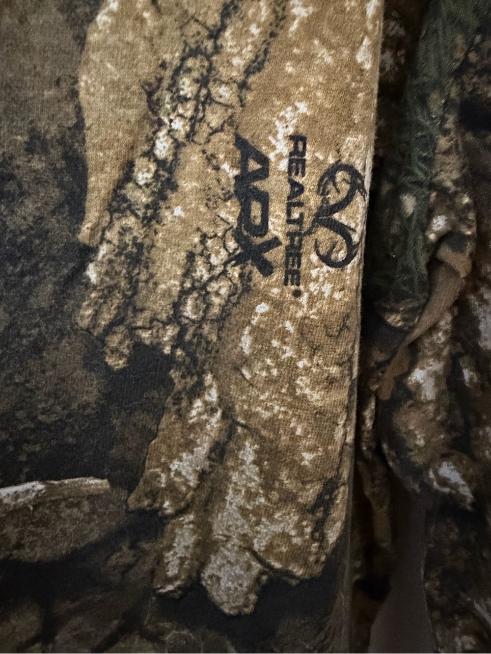 Dressed in LALA “Powerful Woman” Camo Heavyweight Longsleeve L/XL - Picture 4 of 4